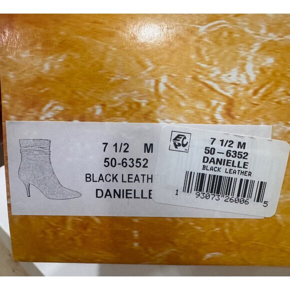 Bella~Vita Danielle 7.5M Black Leather Ankle Boots Pointed Toe Side Zipper Ruche - Picture 4 of 7